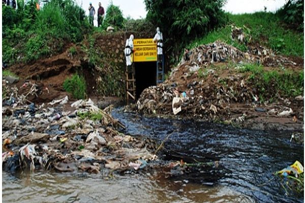 sampah disungai1